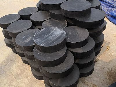 秀山县板式橡胶支座由若干层橡胶片与薄钢板经加压硫化